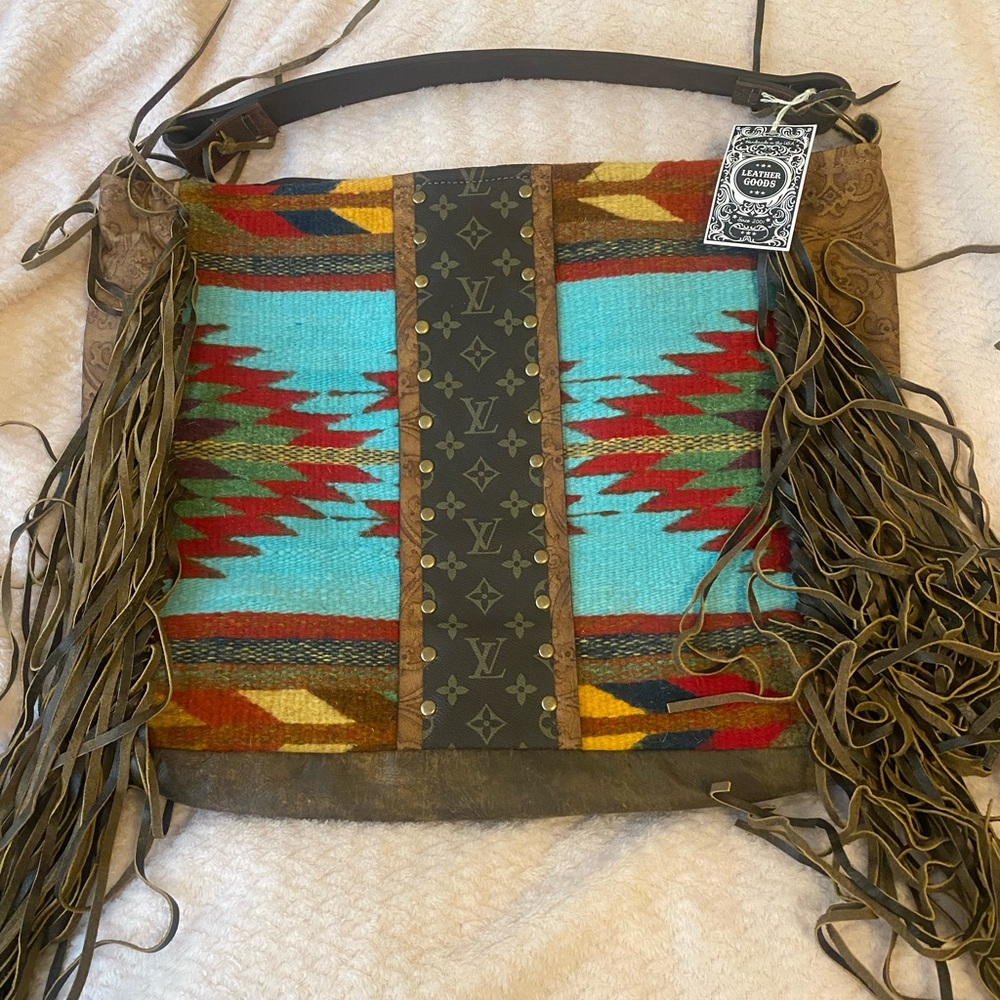 Gorgeous NWOT Keep it Gypsy tote